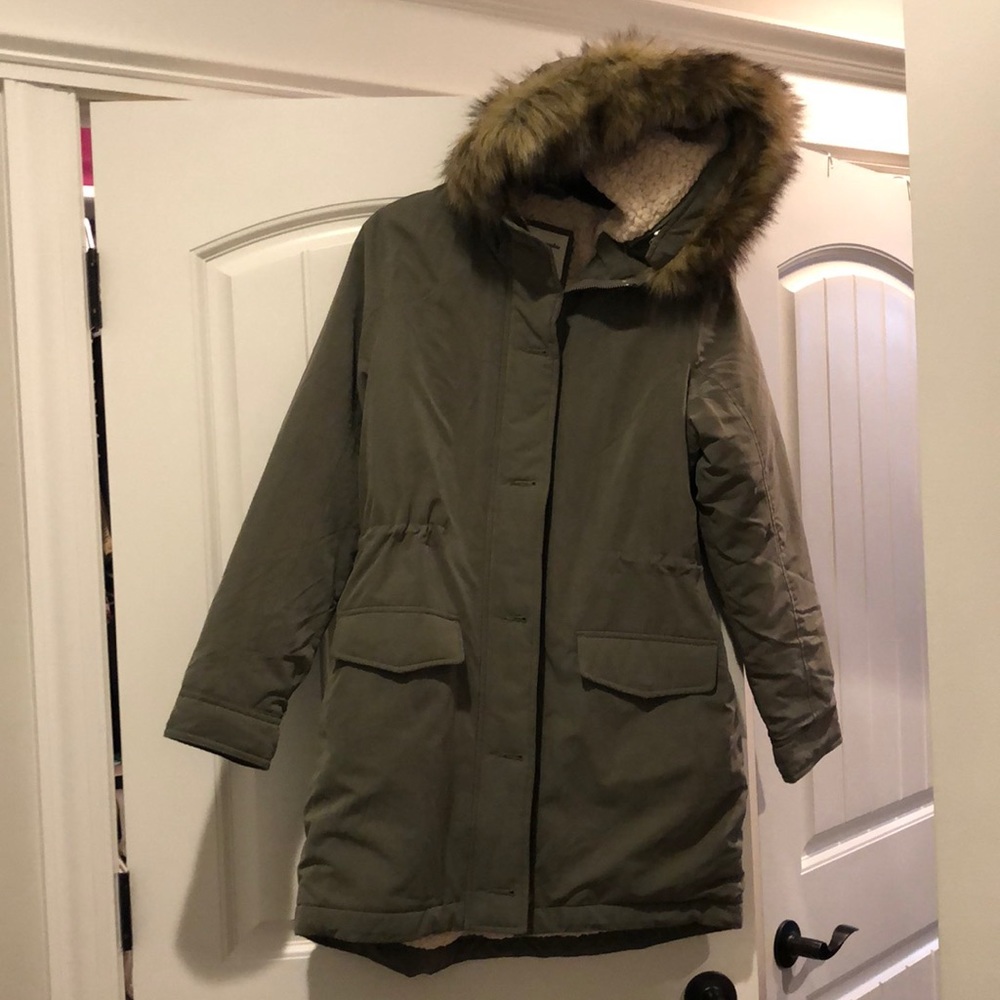 BNWT abercrombie parka with faux fur hood